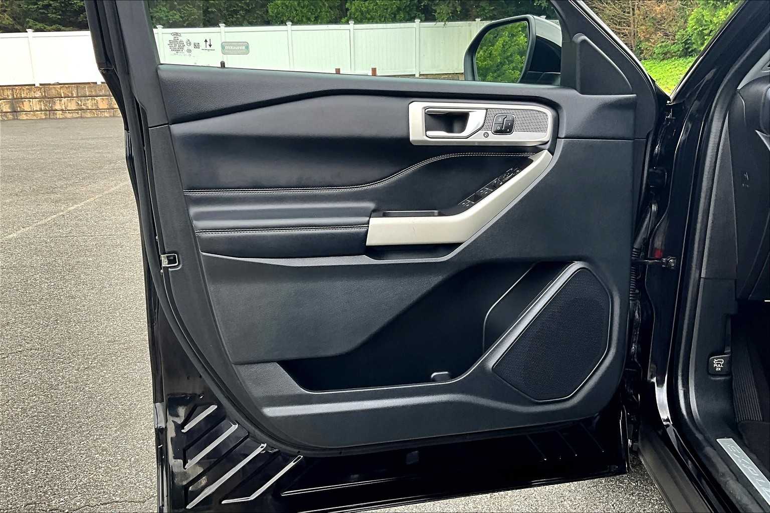 2022 Ford Explorer Limited - Photo 9