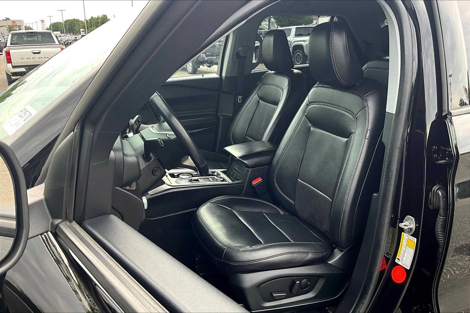 2022 Ford Explorer Limited - Photo 10