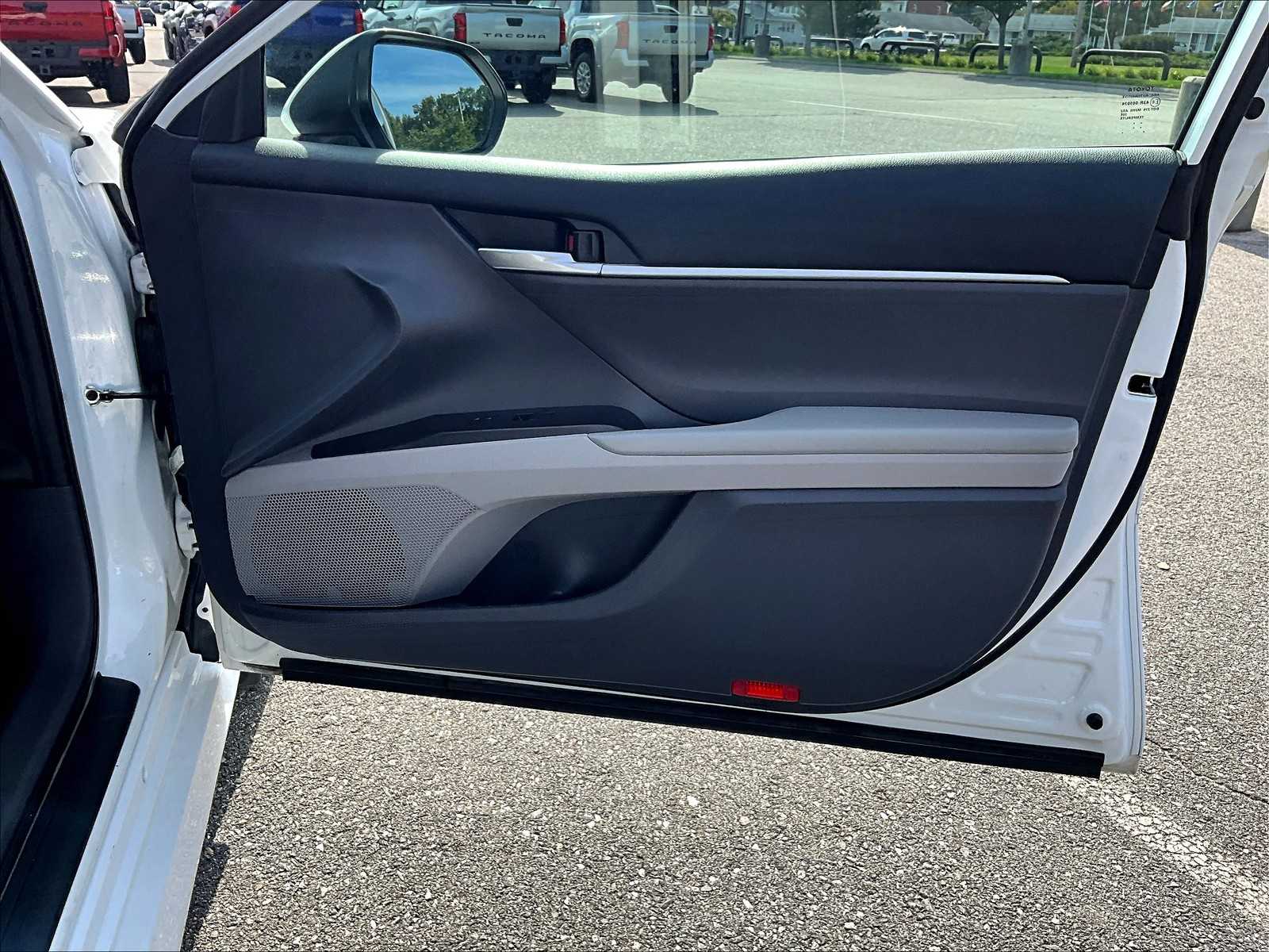 2023 Toyota Camry LE - Photo 12