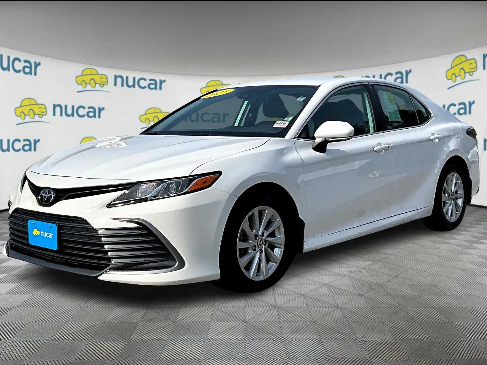2023 Toyota Camry LE - Photo 3