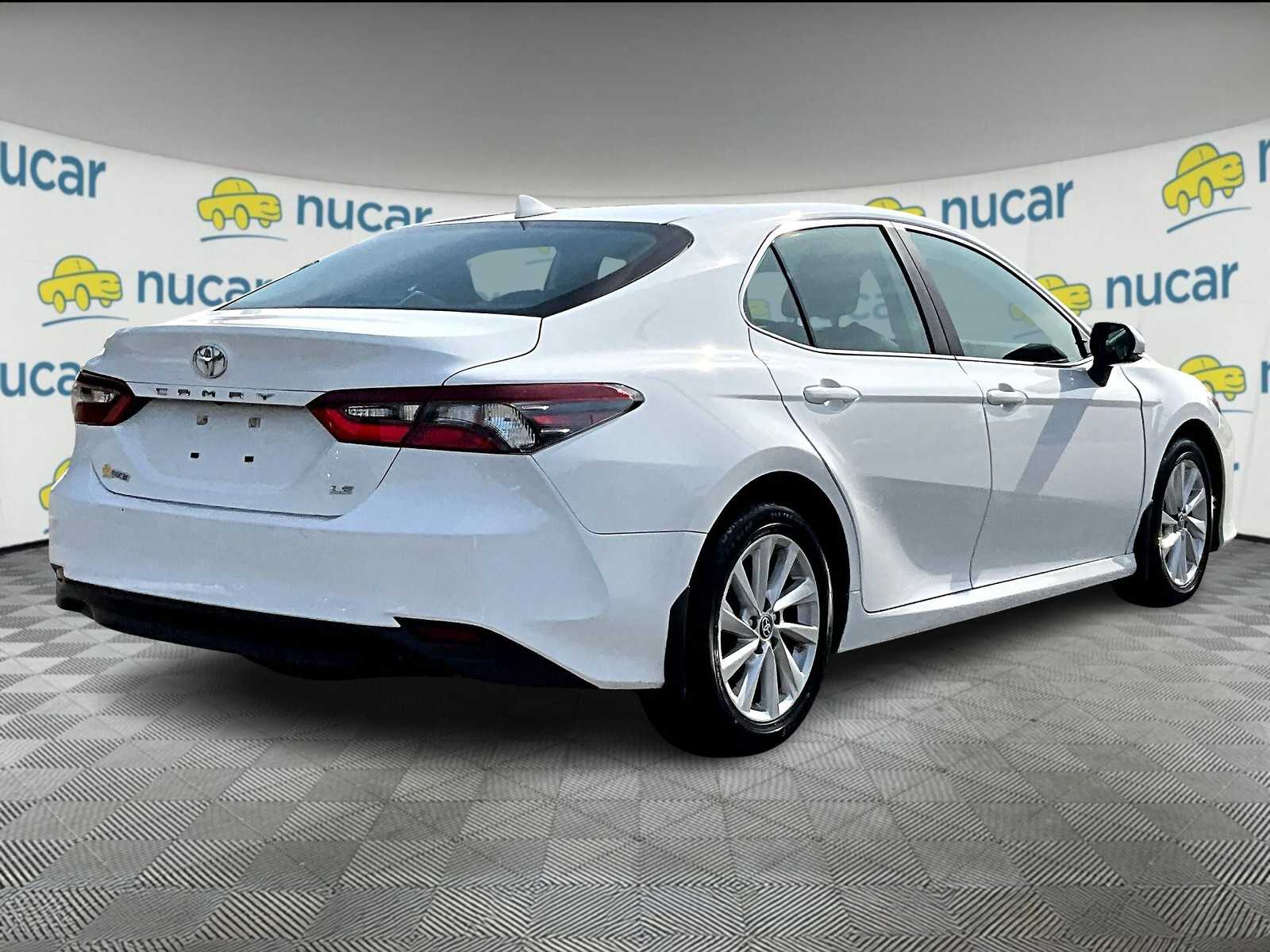 2023 Toyota Camry LE - Photo 6
