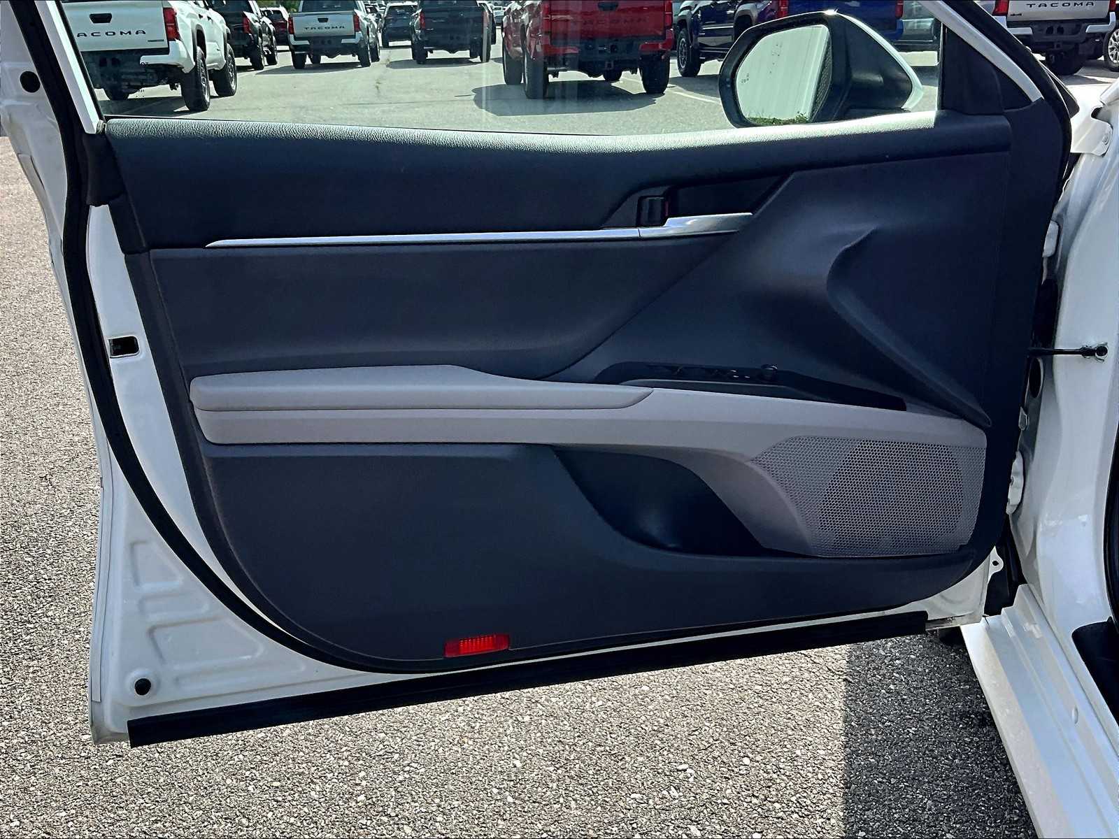 2023 Toyota Camry LE - Photo 9
