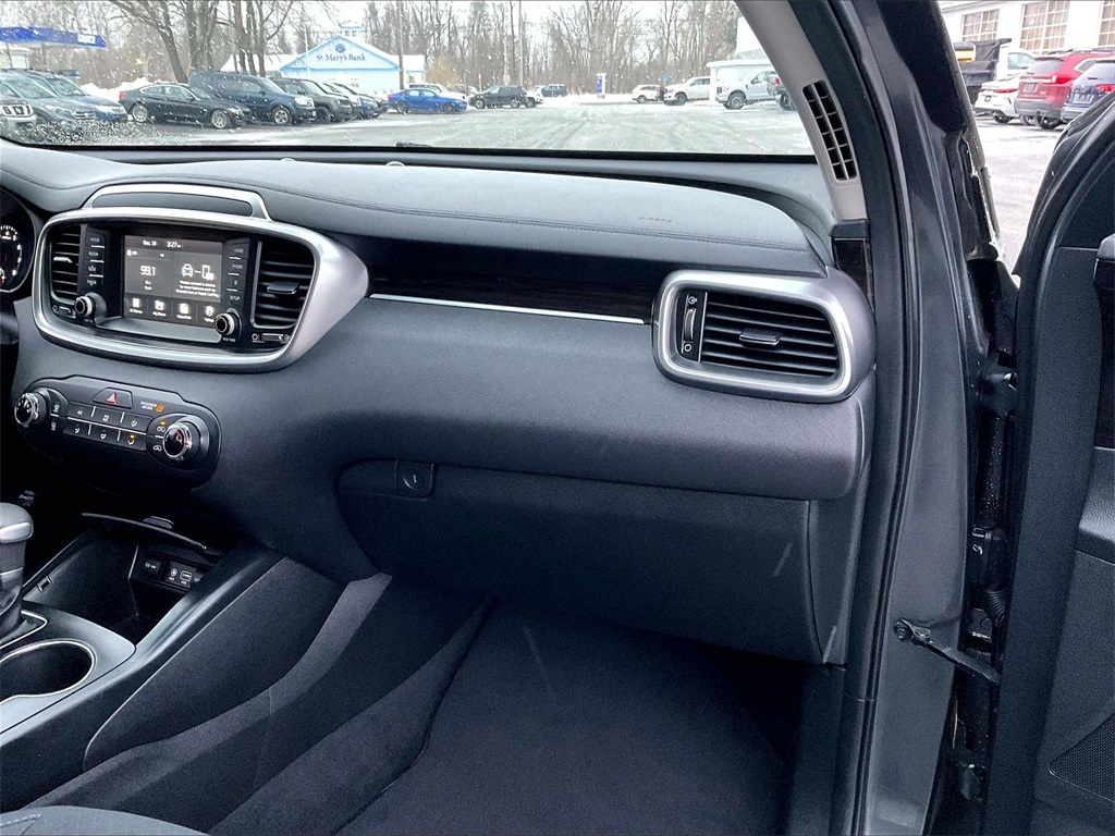 2020 Kia Sorento LX - Photo 12