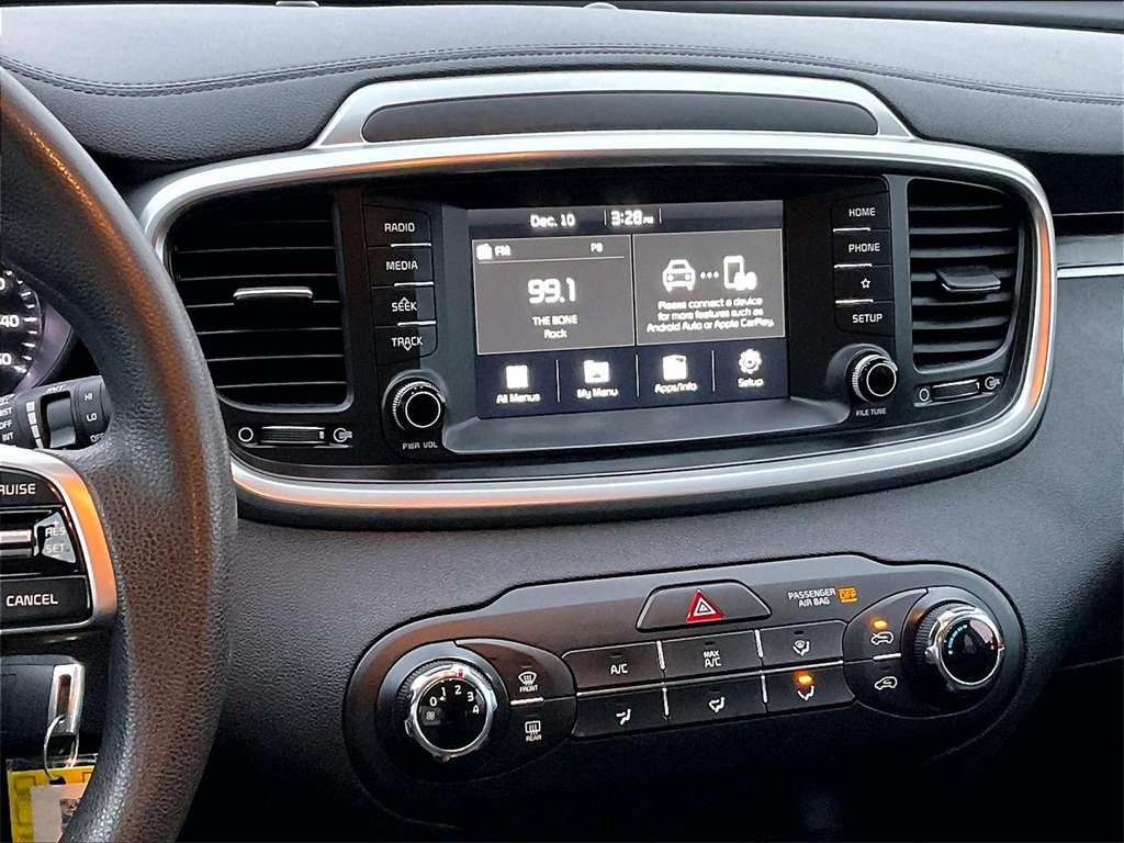 2020 Kia Sorento LX - Photo 17