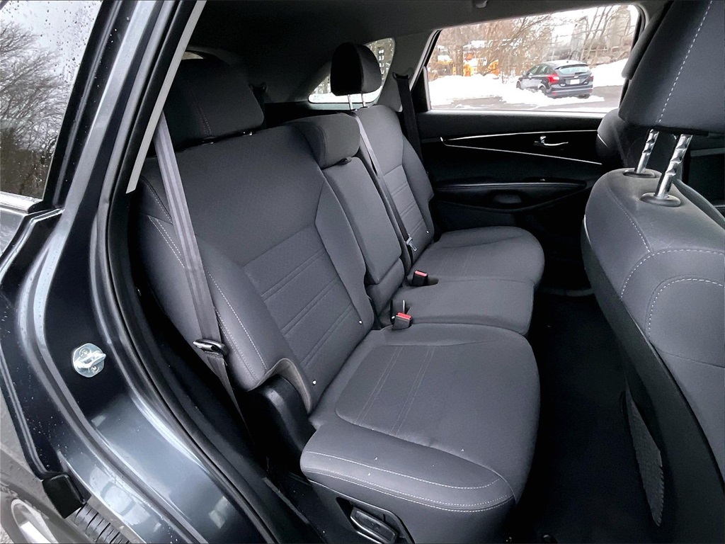 2020 Kia Sorento LX - Photo 18
