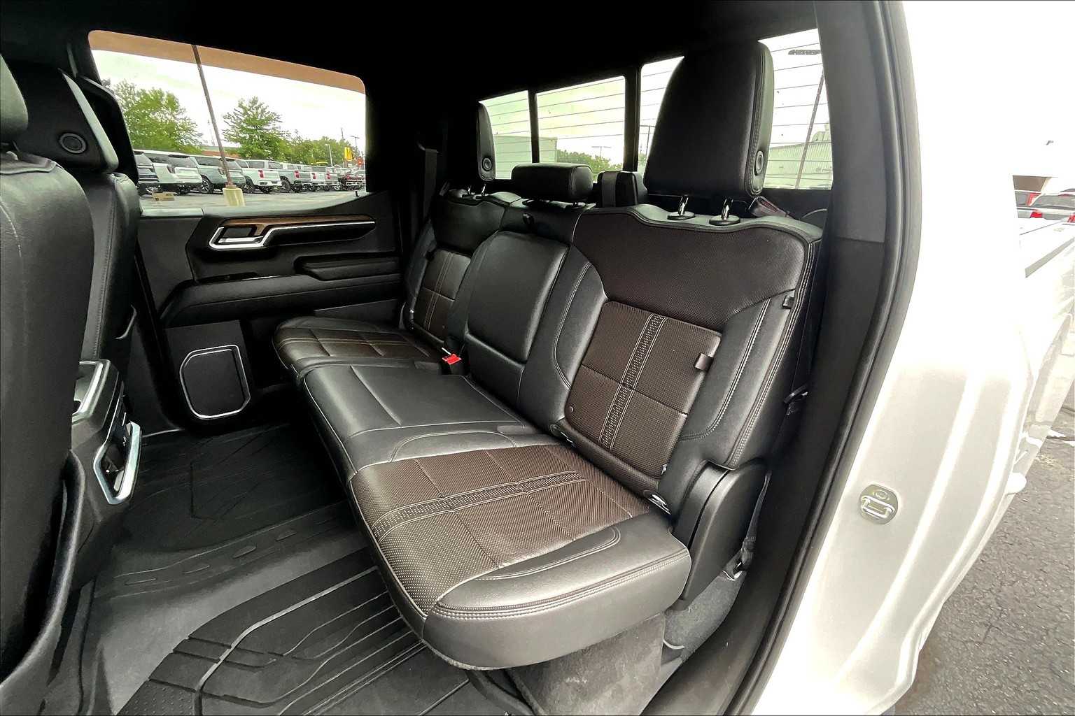 2022 Chevrolet Silverado 1500 High Country - Photo 14