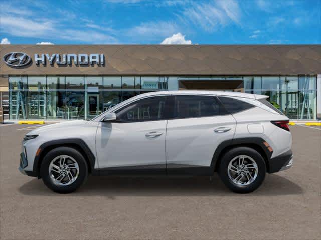 2025 Hyundai Tucson SE - Photo 3