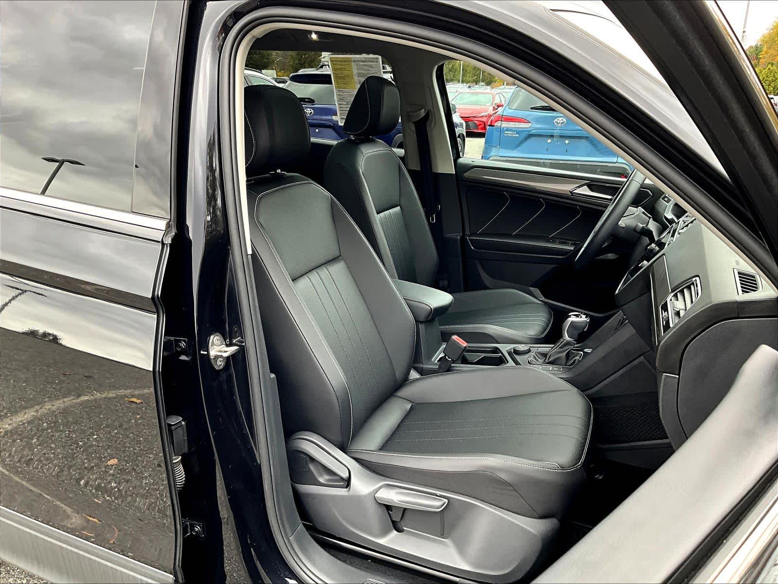 2022 Volkswagen Tiguan SE - Photo 11