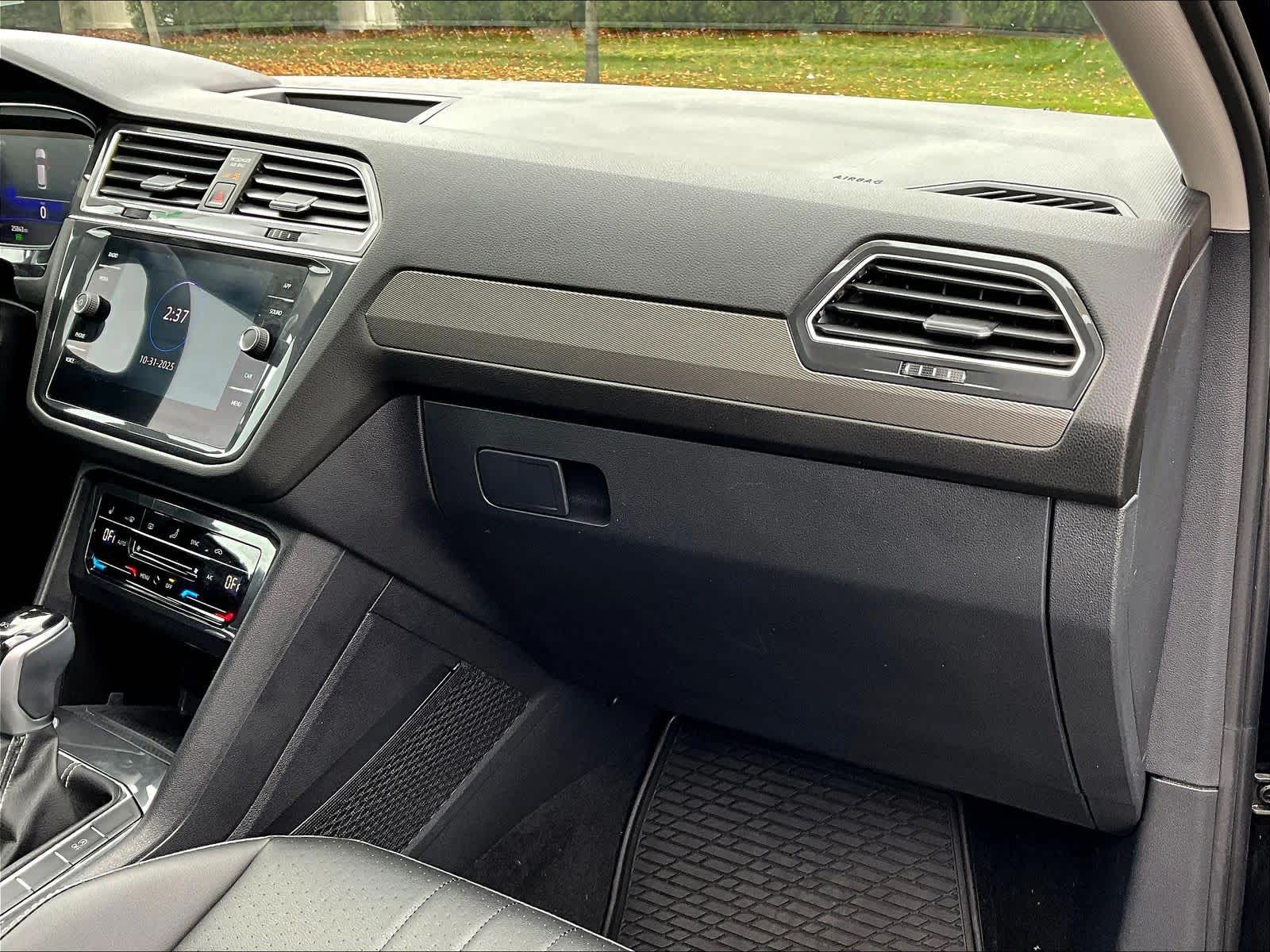 2022 Volkswagen Tiguan SE - Photo 13