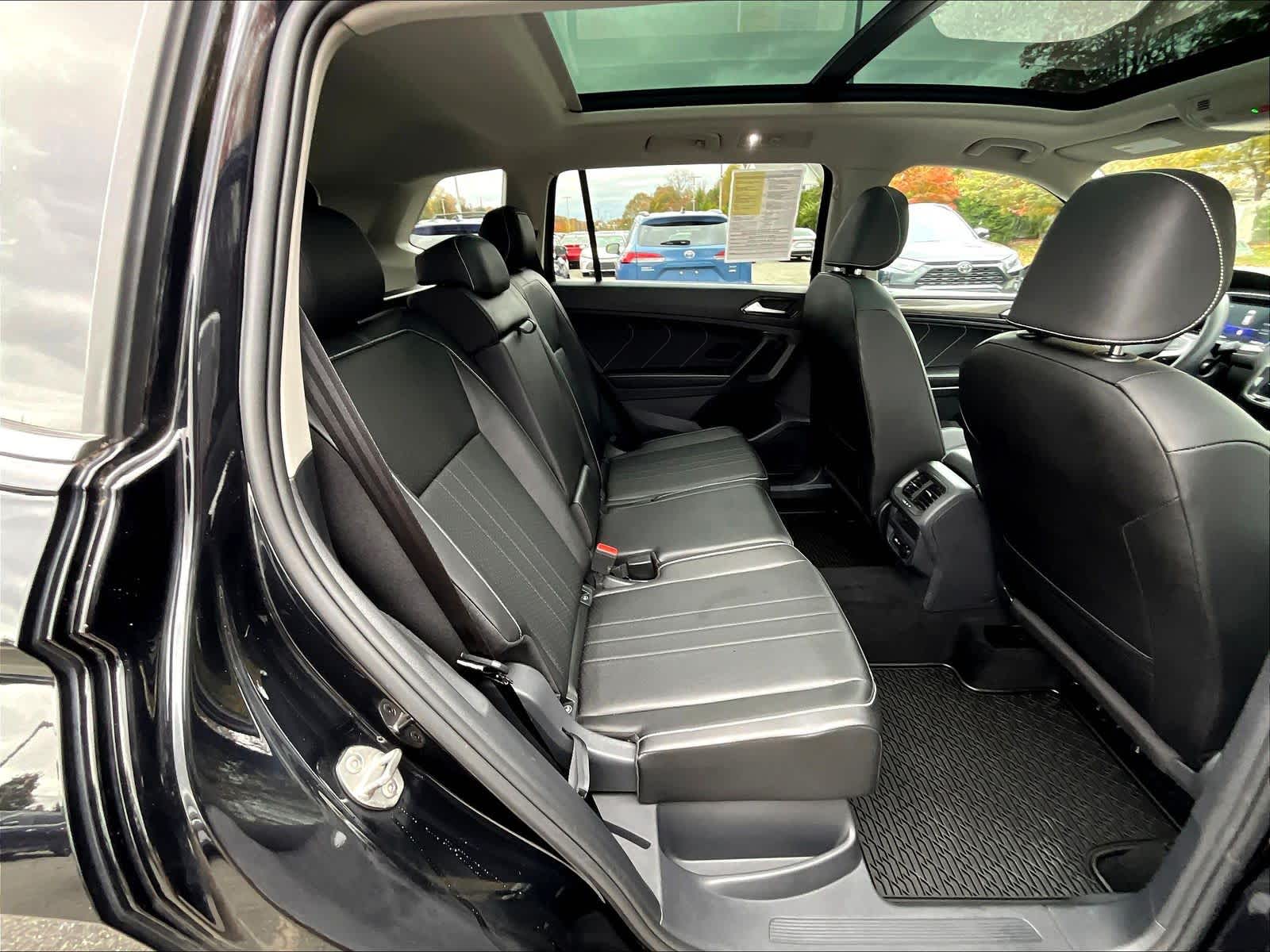 2022 Volkswagen Tiguan SE - Photo 16