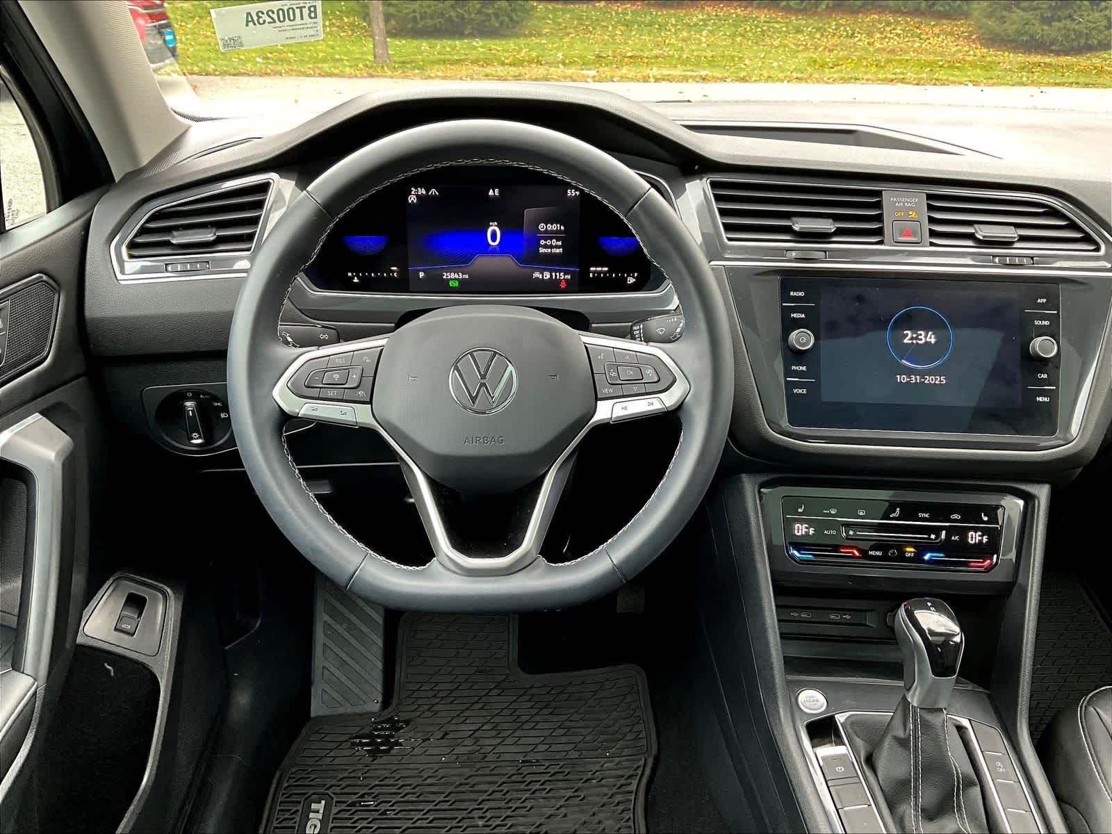 2022 Volkswagen Tiguan SE - Photo 17