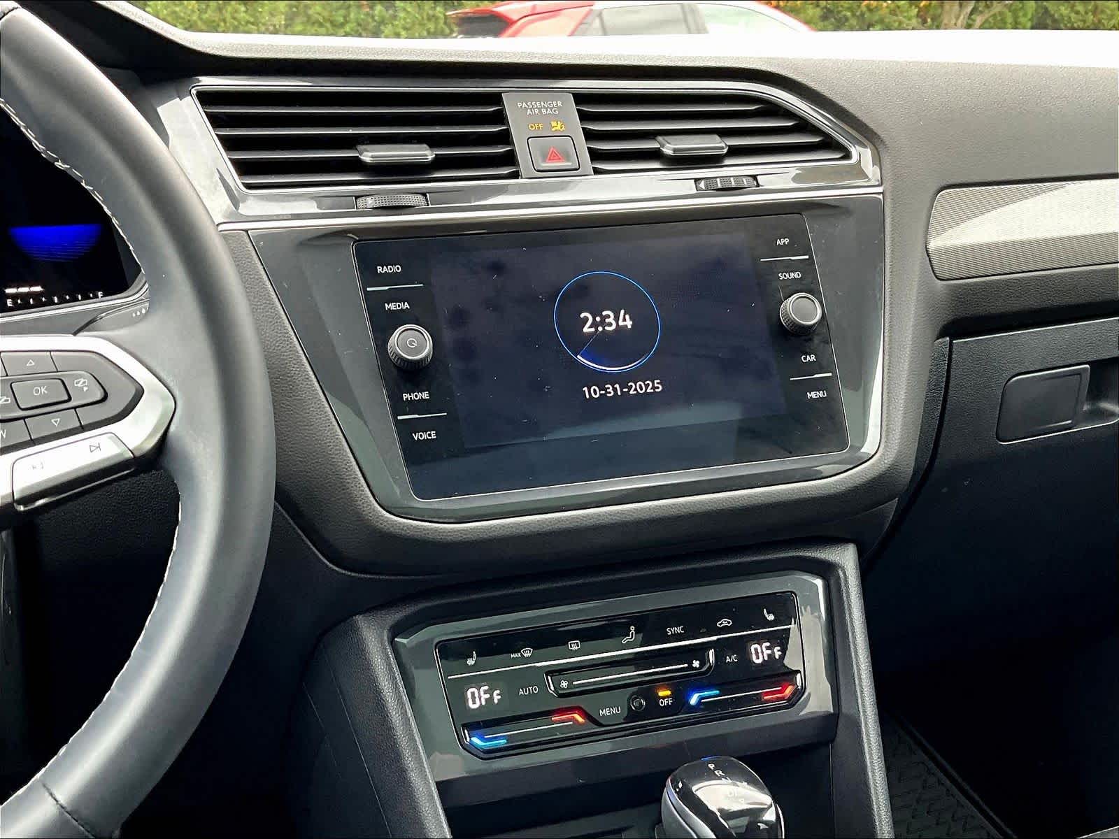 2022 Volkswagen Tiguan SE - Photo 18