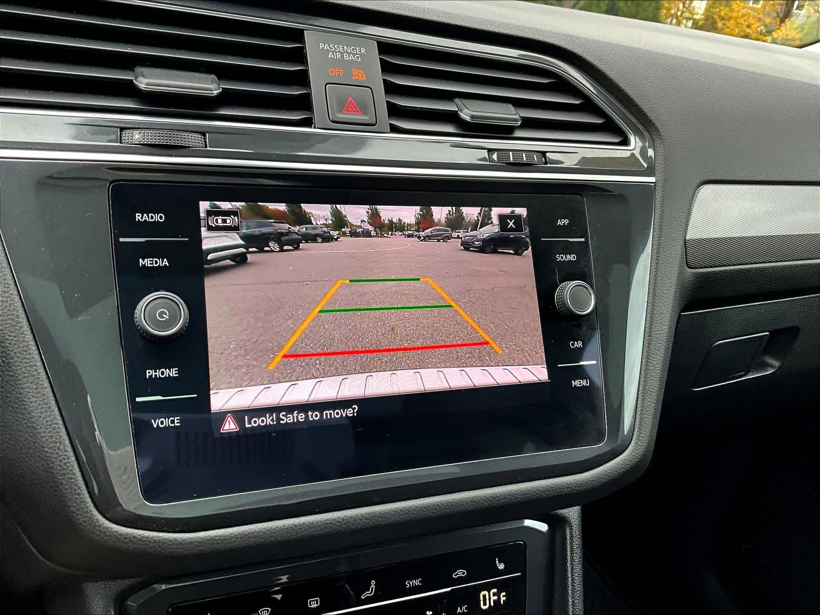 2022 Volkswagen Tiguan SE - Photo 19