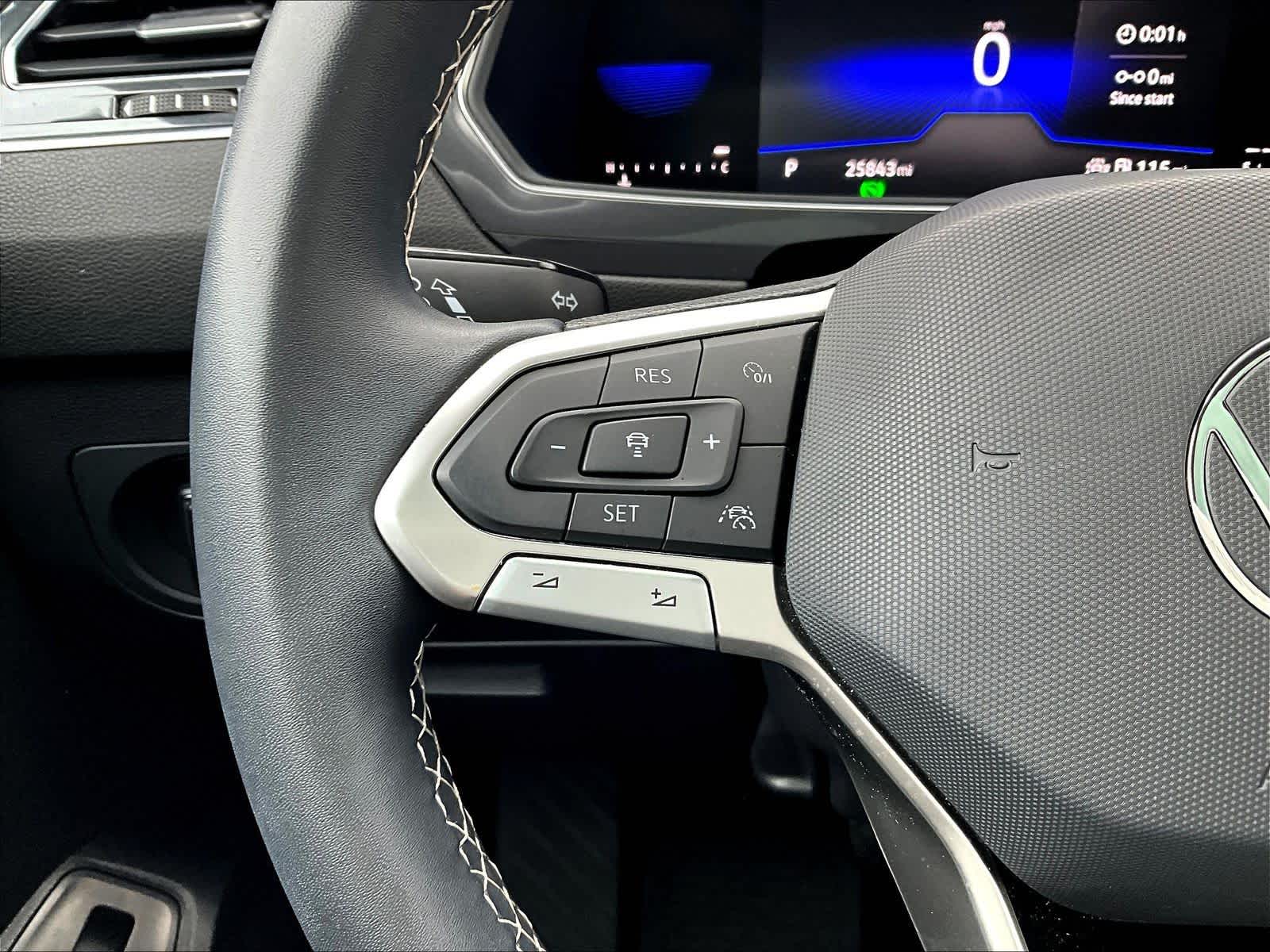 2022 Volkswagen Tiguan SE - Photo 23