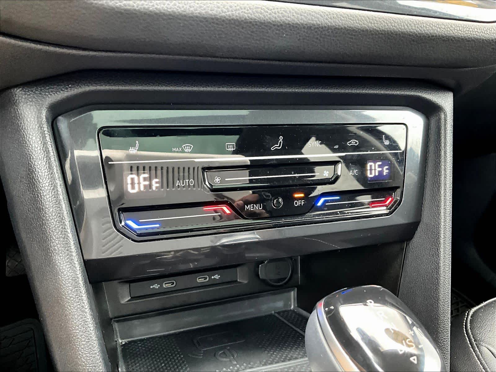 2022 Volkswagen Tiguan SE - Photo 26