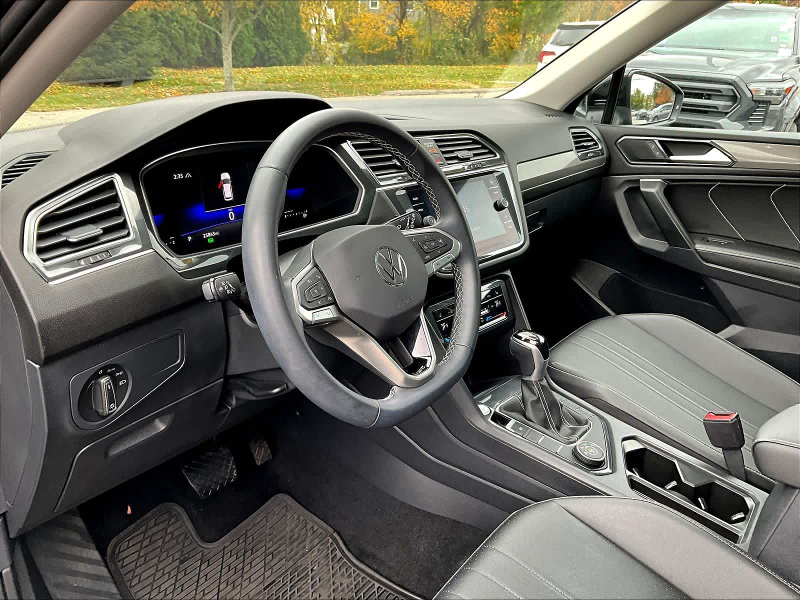 2022 Volkswagen Tiguan SE - Photo 8