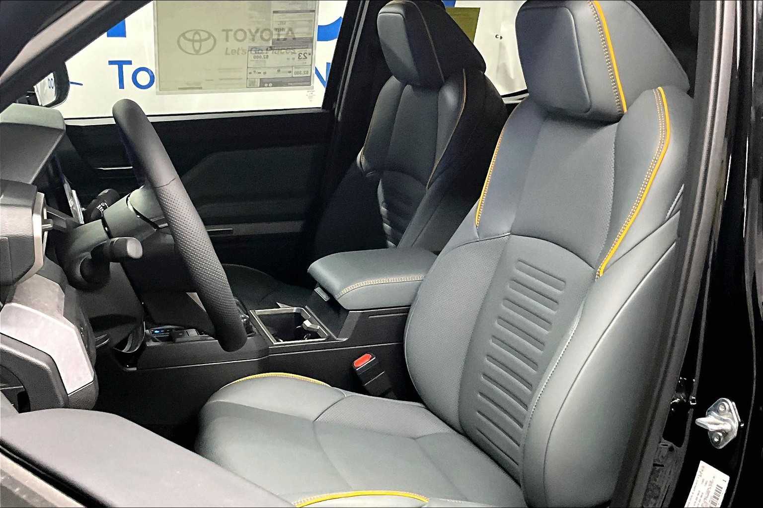 2025 Toyota Tacoma Trailhunter Hybrid - Photo 11