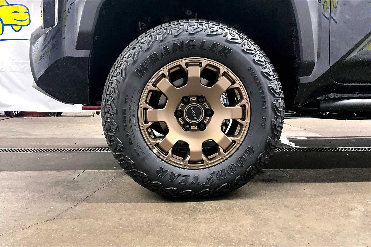 2025 Toyota Tacoma Trailhunter Hybrid - Photo 8