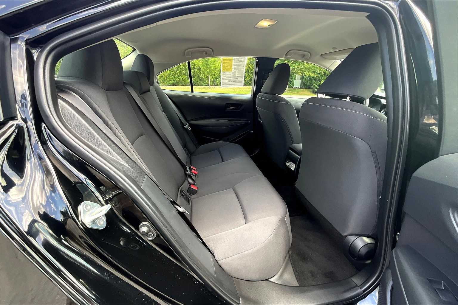 2023 Toyota Corolla LE - Photo 16