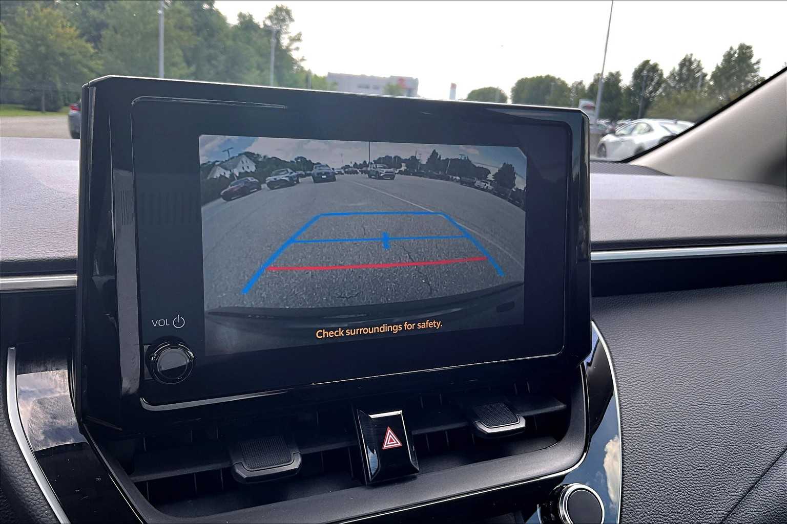 2023 Toyota Corolla LE - Photo 19