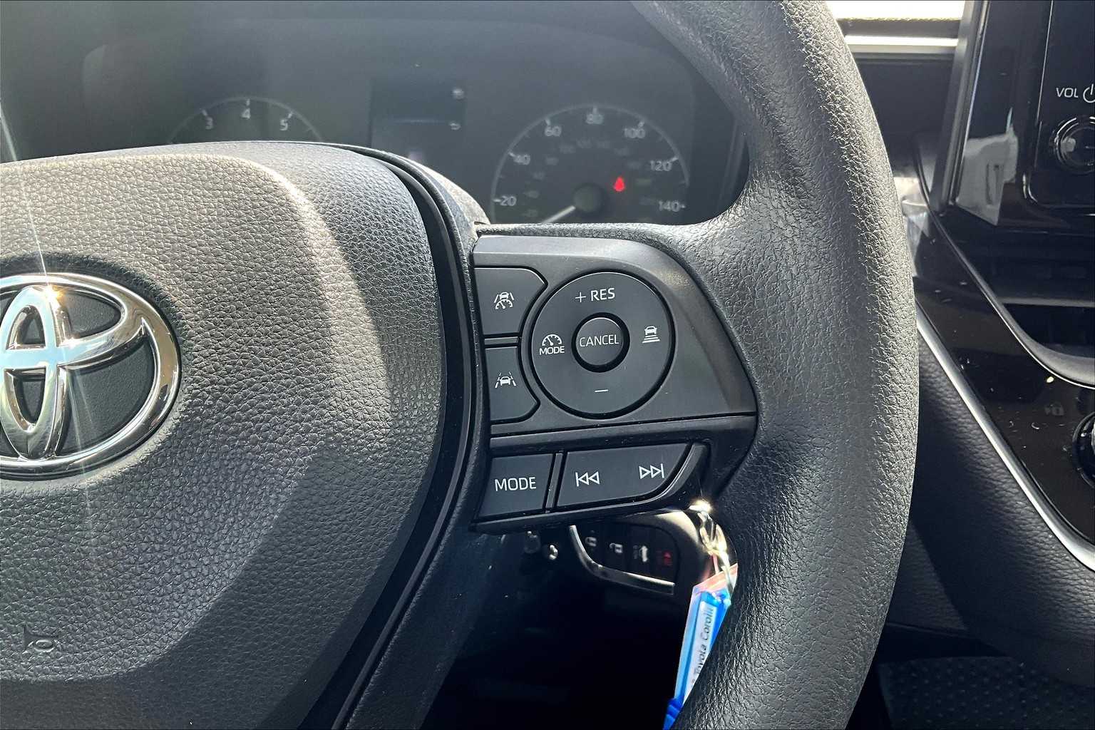 2023 Toyota Corolla LE - Photo 24