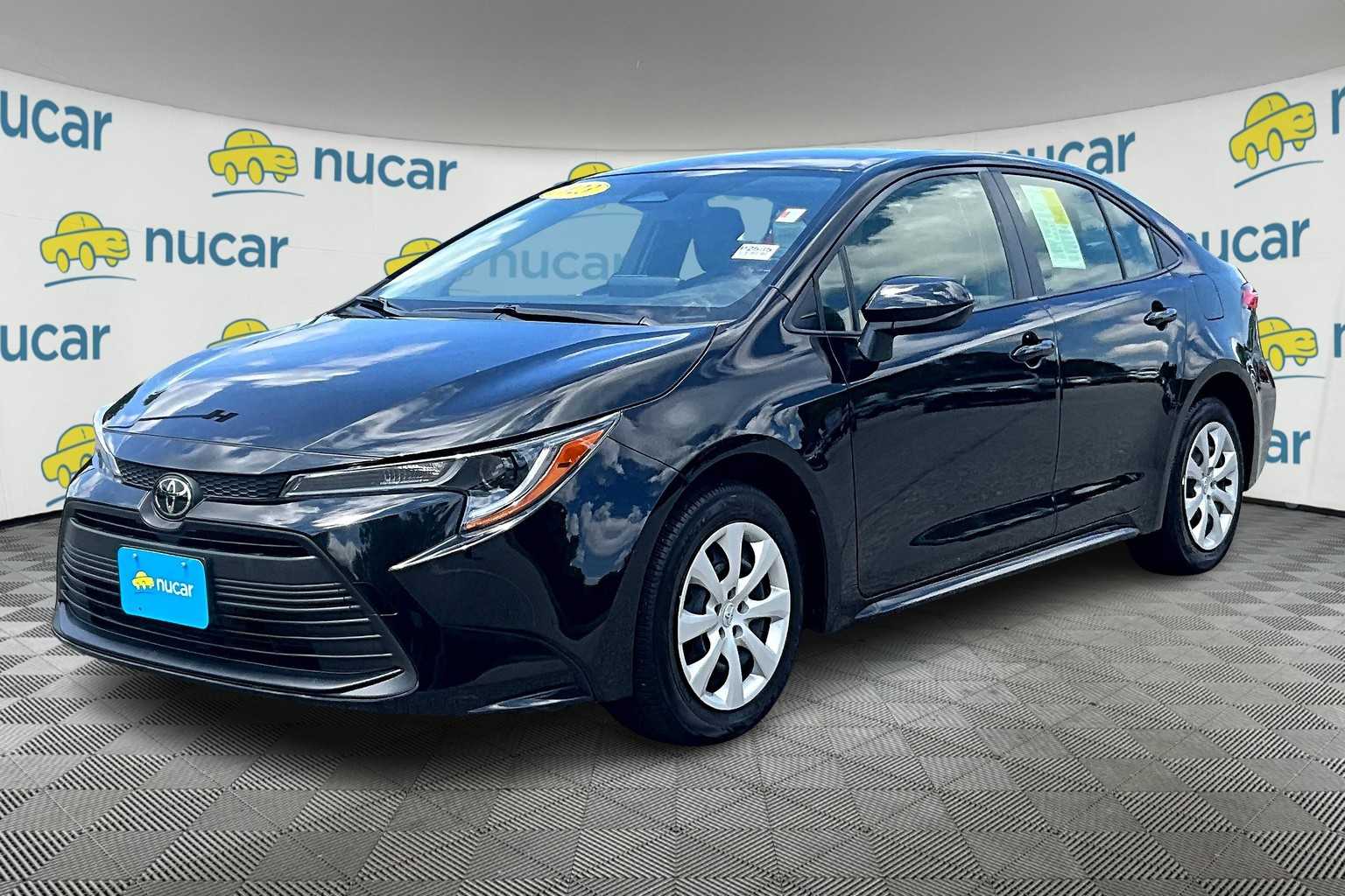 2023 Toyota Corolla LE - Photo 3