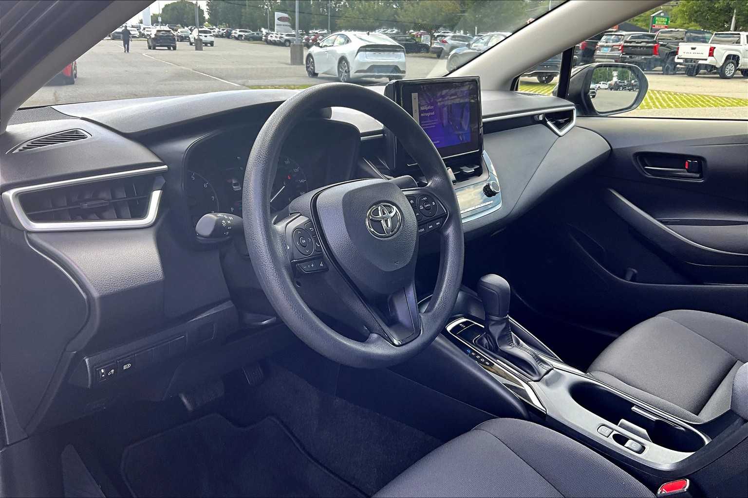 2023 Toyota Corolla LE - Photo 8