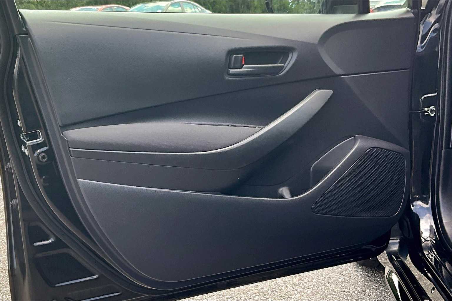 2023 Toyota Corolla LE - Photo 9