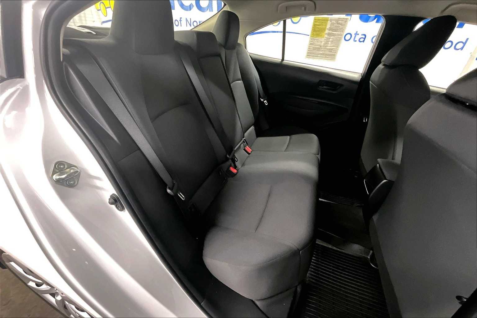 2022 Toyota Corolla LE - Photo 16