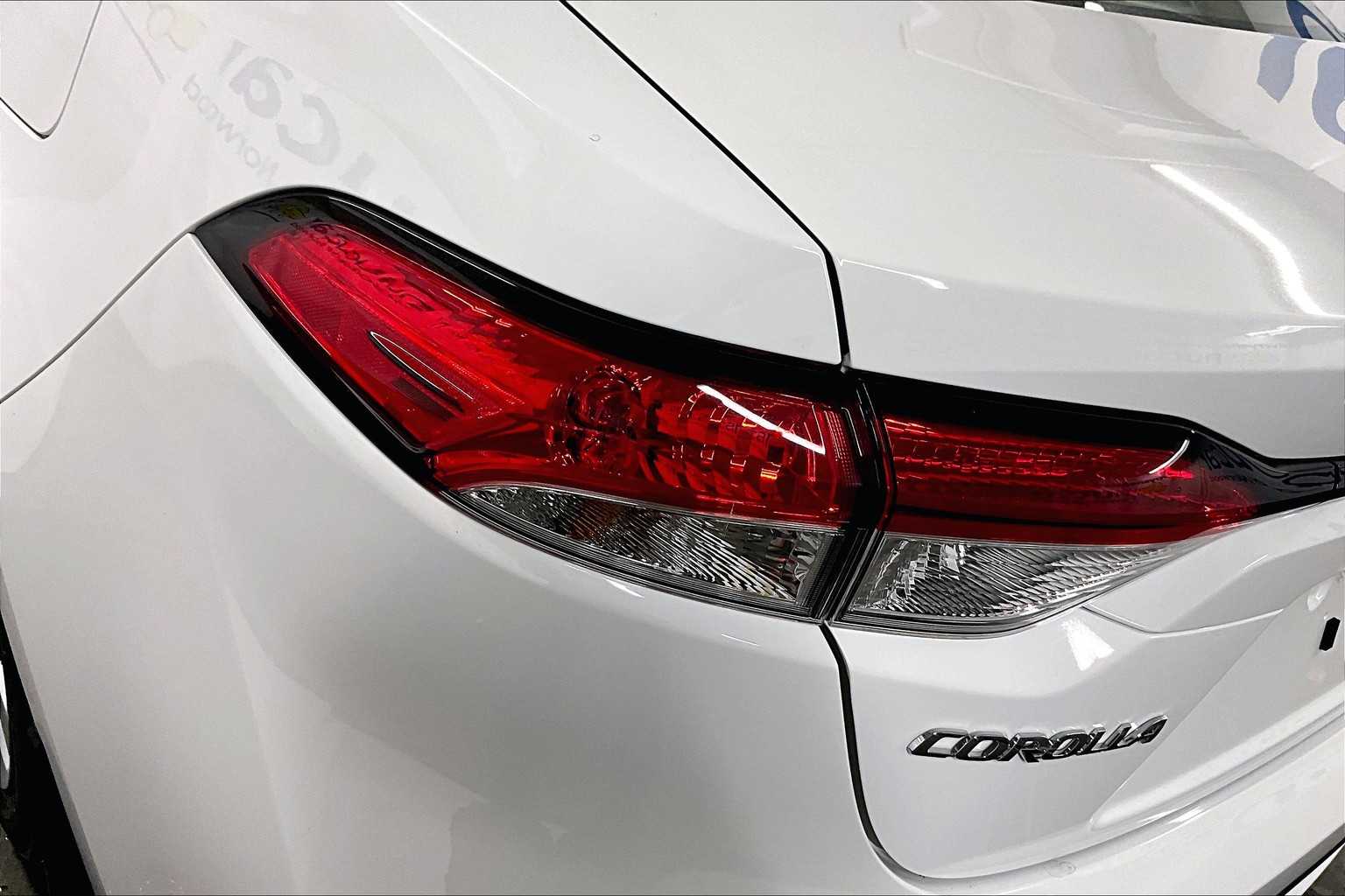 2022 Toyota Corolla LE - Photo 31