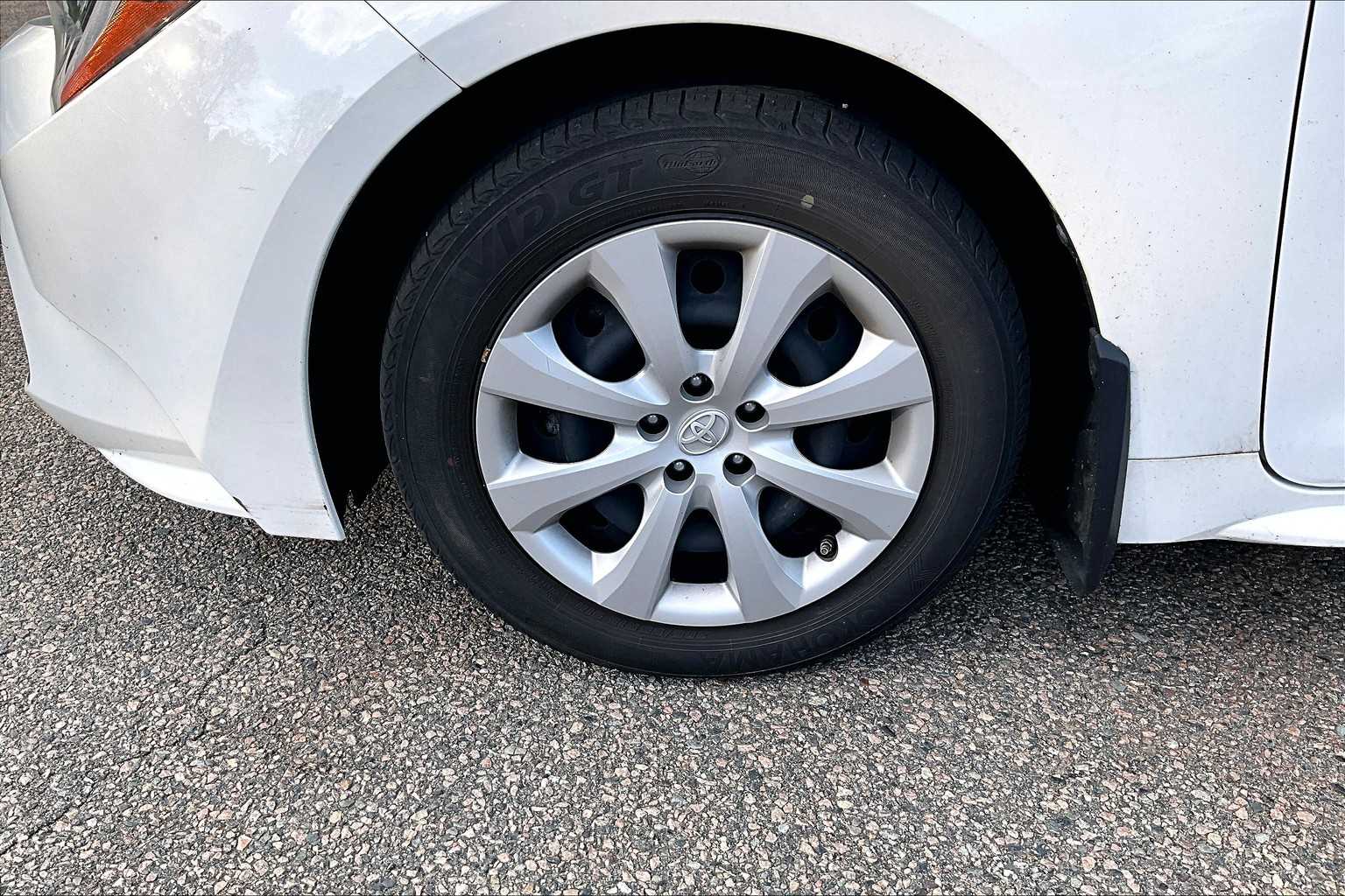 2022 Toyota Corolla LE - Photo 4