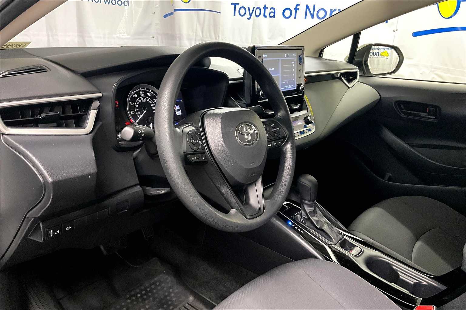 2022 Toyota Corolla LE - Photo 8