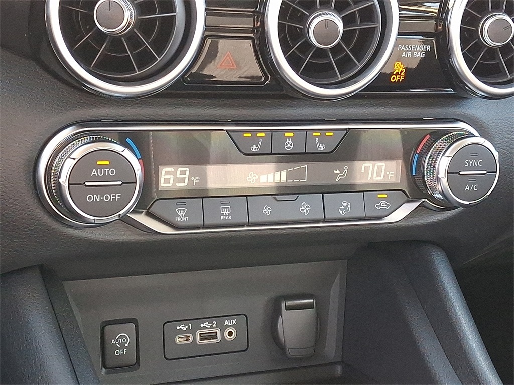 2025 Nissan Sentra SV - Photo 11