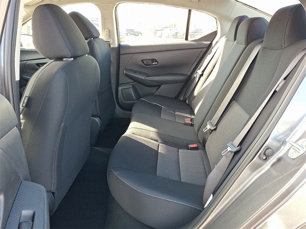 2025 Nissan Sentra SV - Photo 6