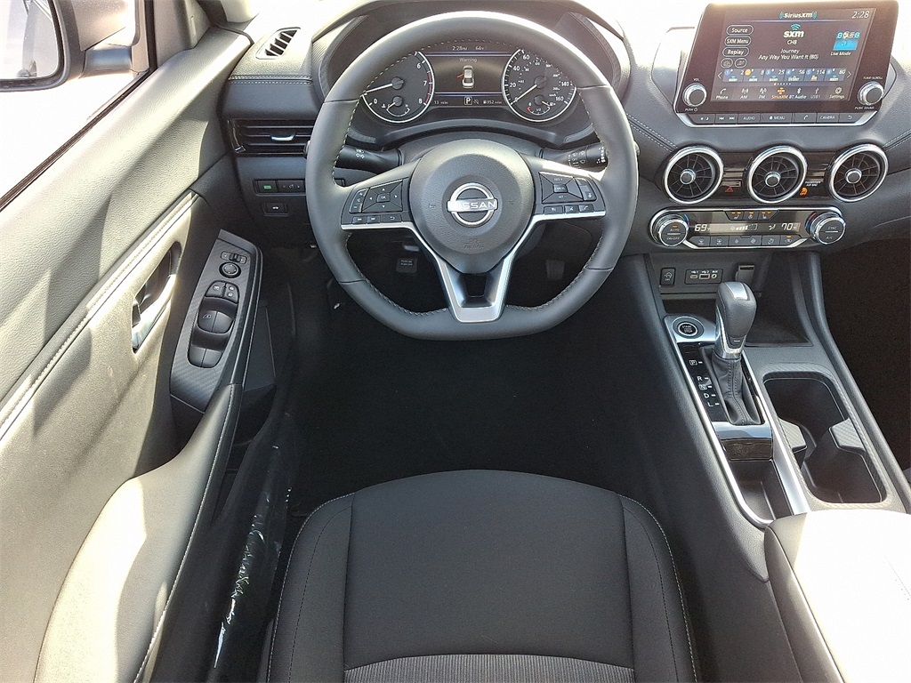 2025 Nissan Sentra SV - Photo 7