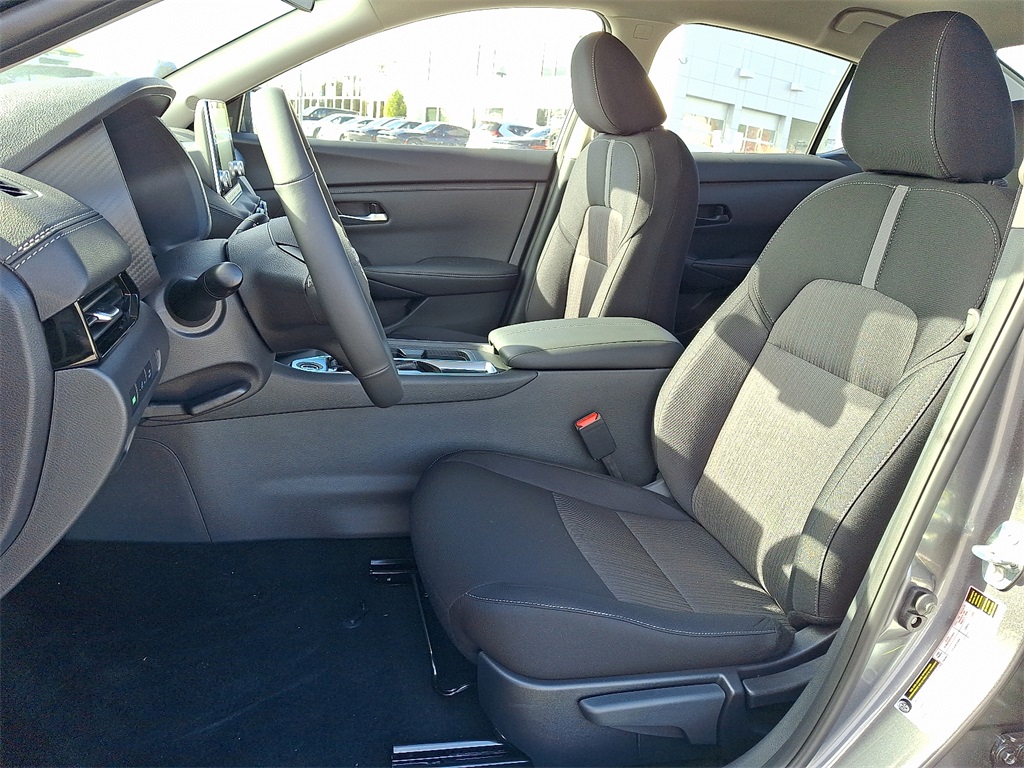 2025 Nissan Sentra SV - Photo 9