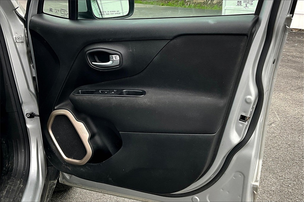 2017 Jeep Renegade Latitude - Photo 12