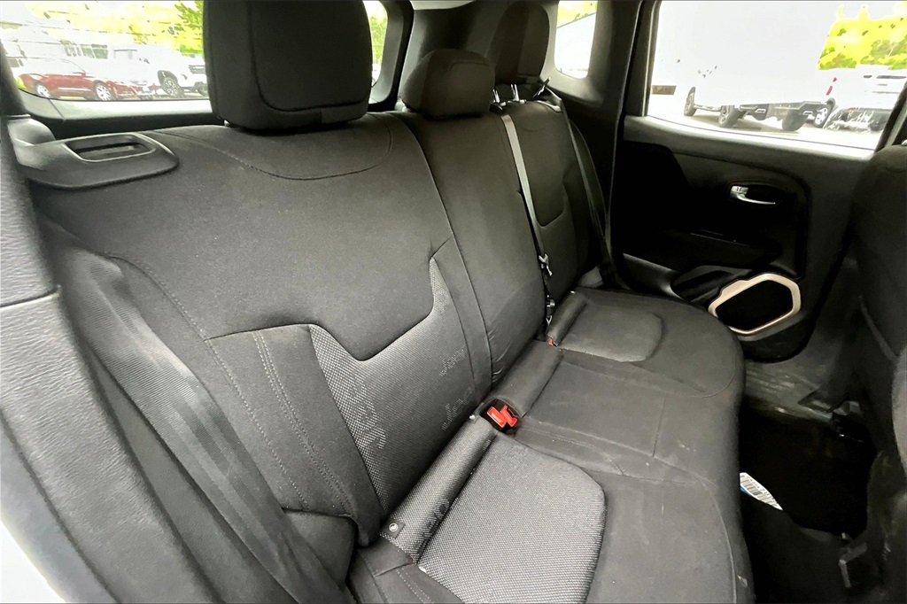 2017 Jeep Renegade Latitude - Photo 16