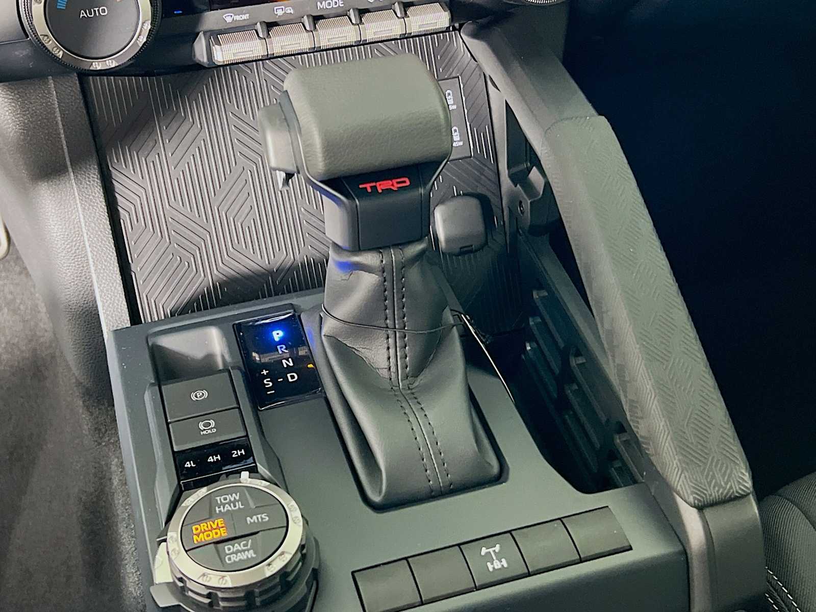 2025 Toyota Tacoma TRD Off Road - Photo 11