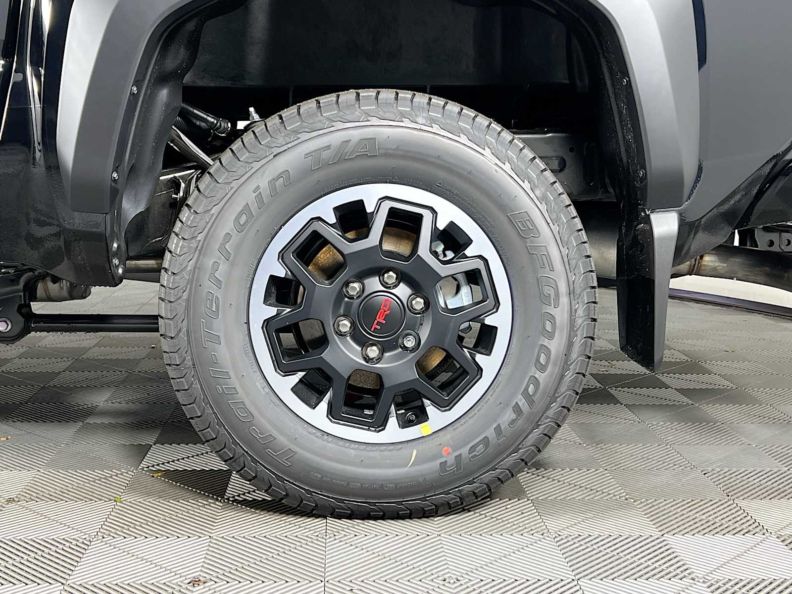 2025 Toyota Tacoma TRD Off Road - Photo 18