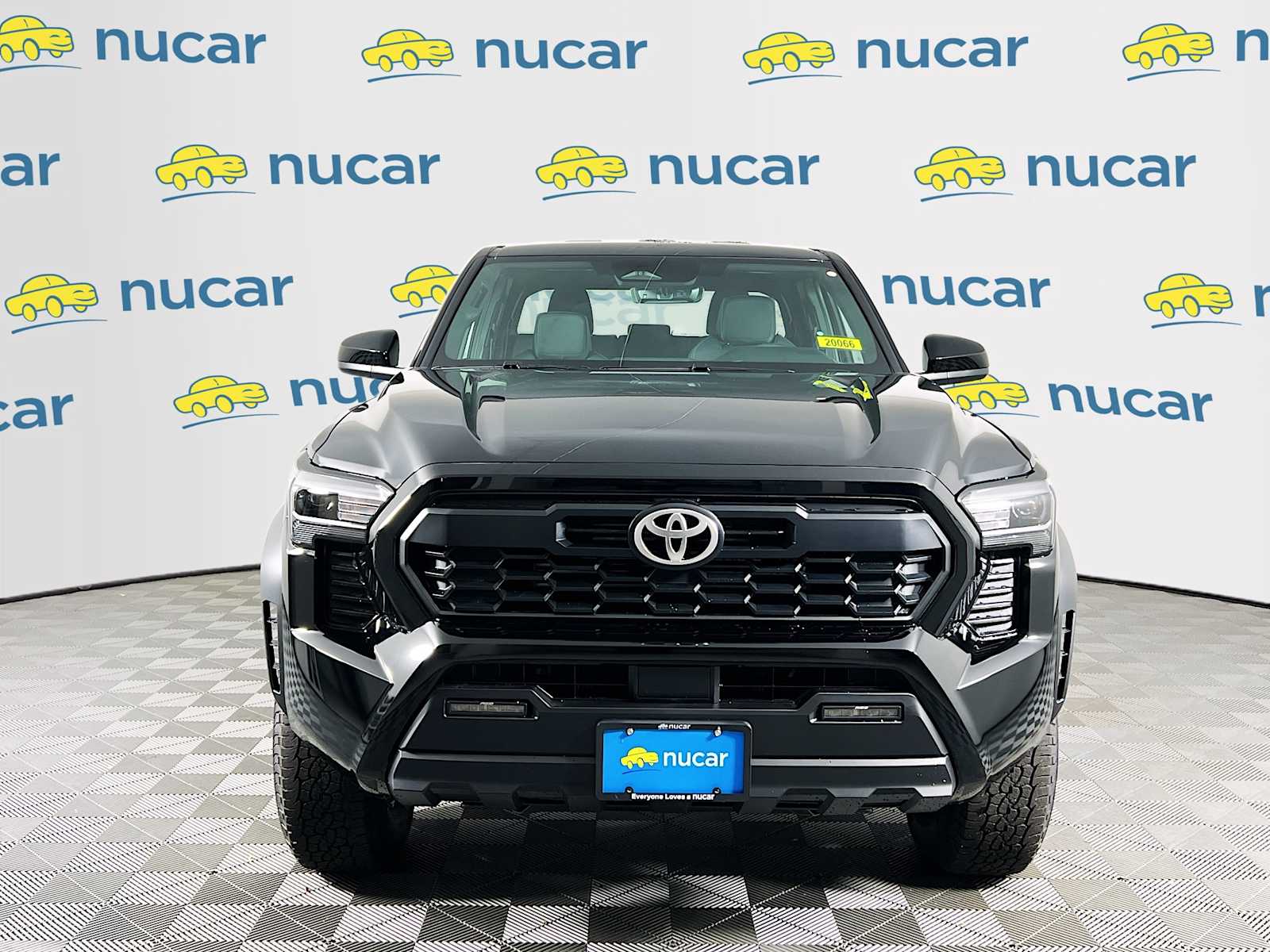 2025 Toyota Tacoma TRD Off Road - Photo 2