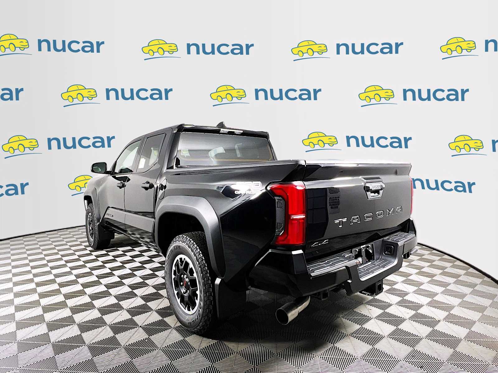 2025 Toyota Tacoma TRD Off Road - Photo 4