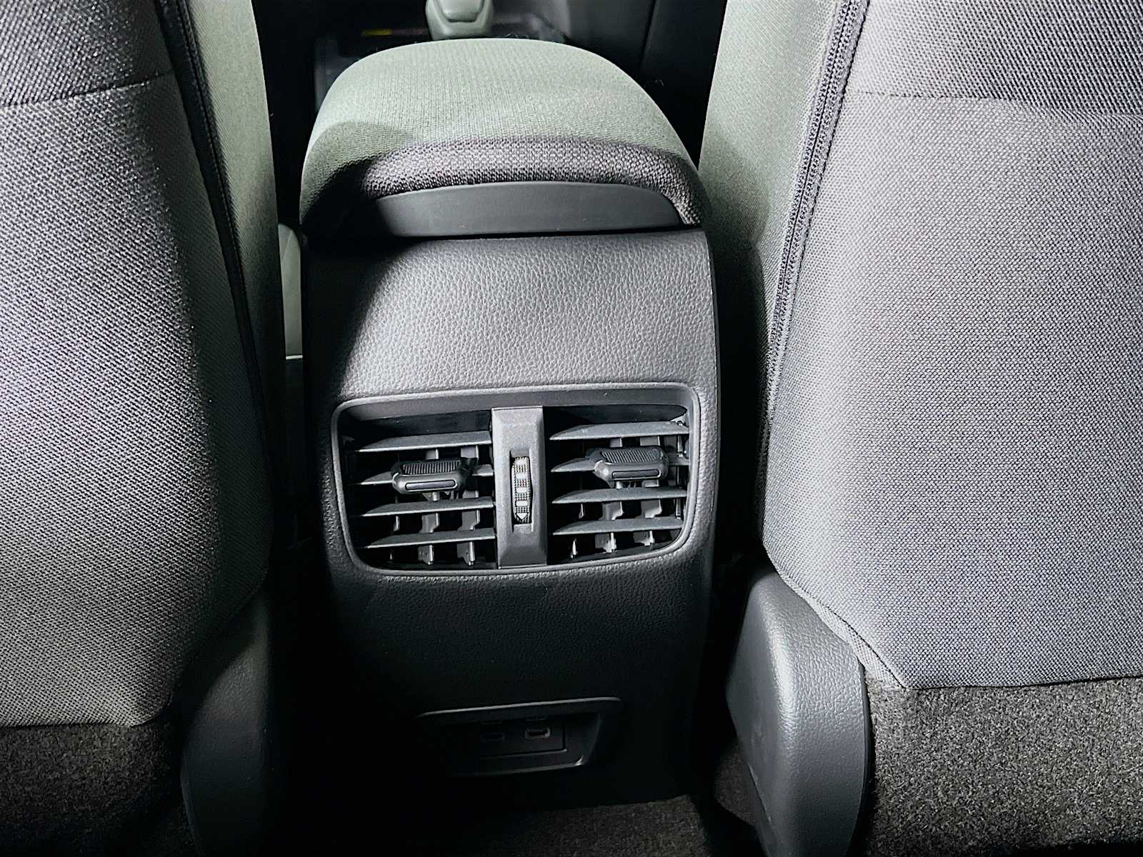 2026 Toyota Corolla Cross LE - Photo 14