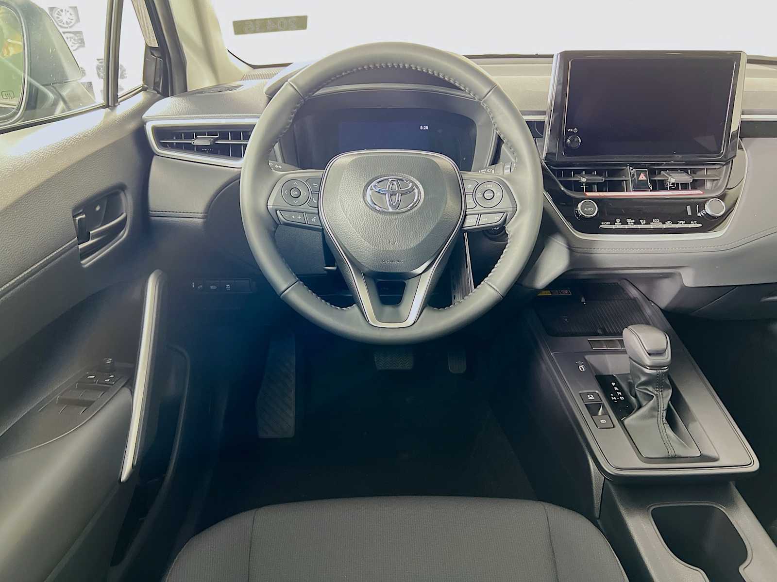 2026 Toyota Corolla Cross LE - Photo 15