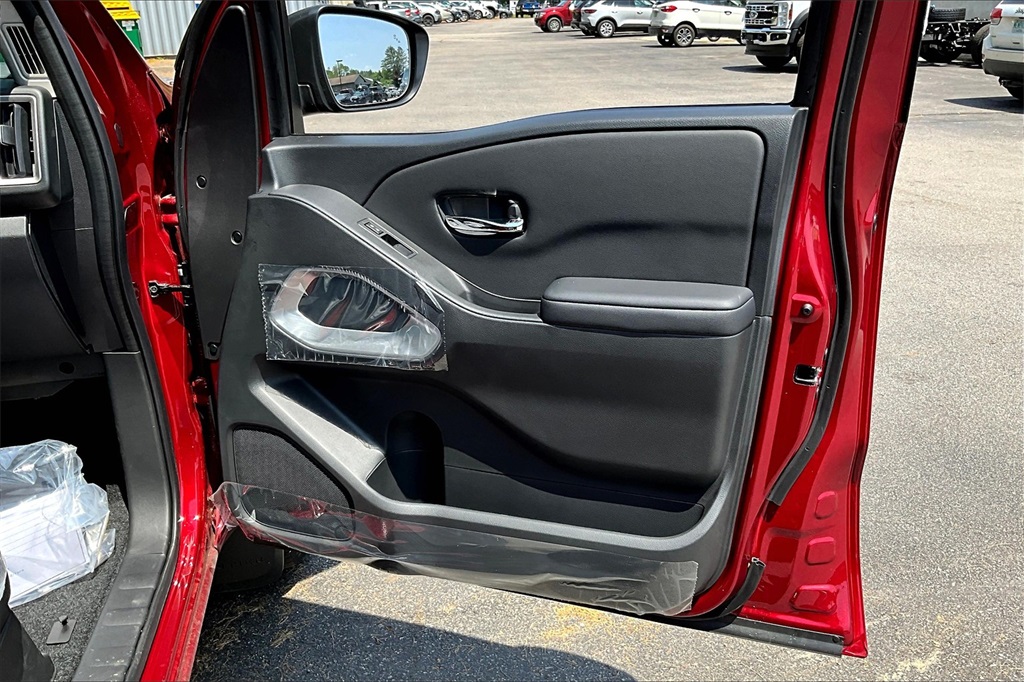 2025 Nissan Frontier SV - Photo 12