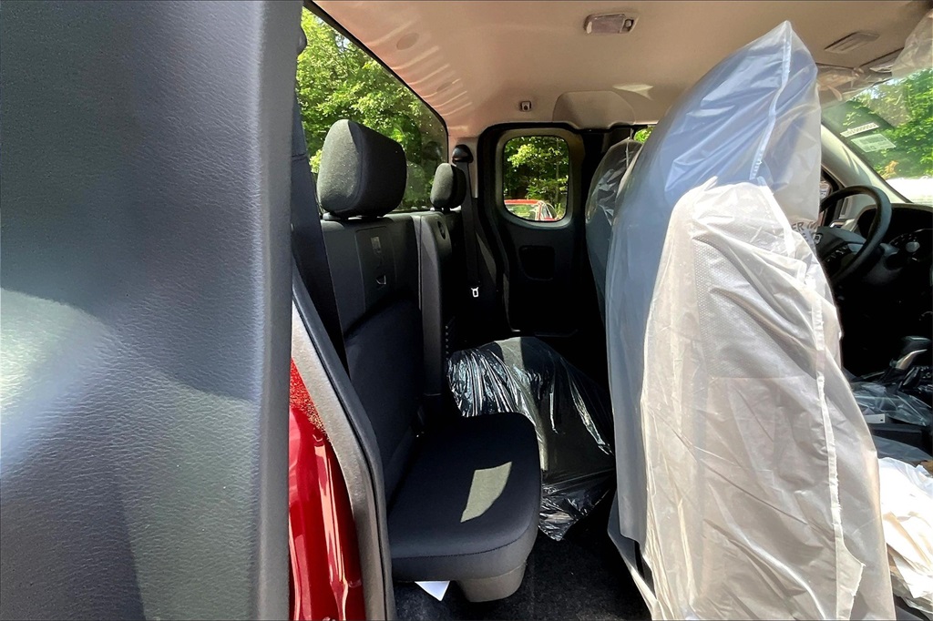 2025 Nissan Frontier SV - Photo 16