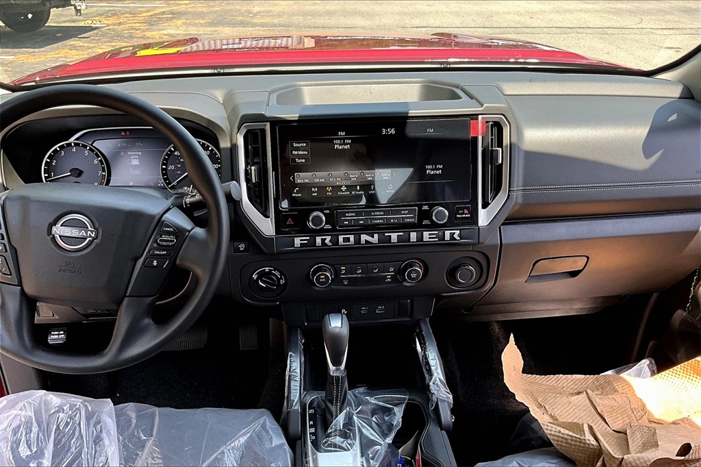 2025 Nissan Frontier SV - Photo 18