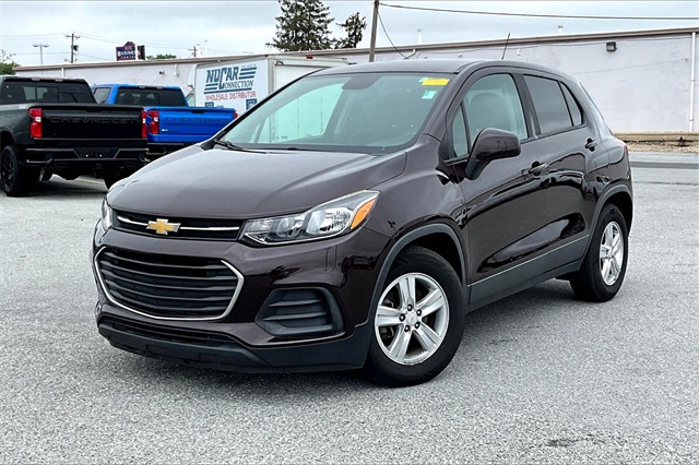 2020 Chevrolet Trax LS - Photo 2