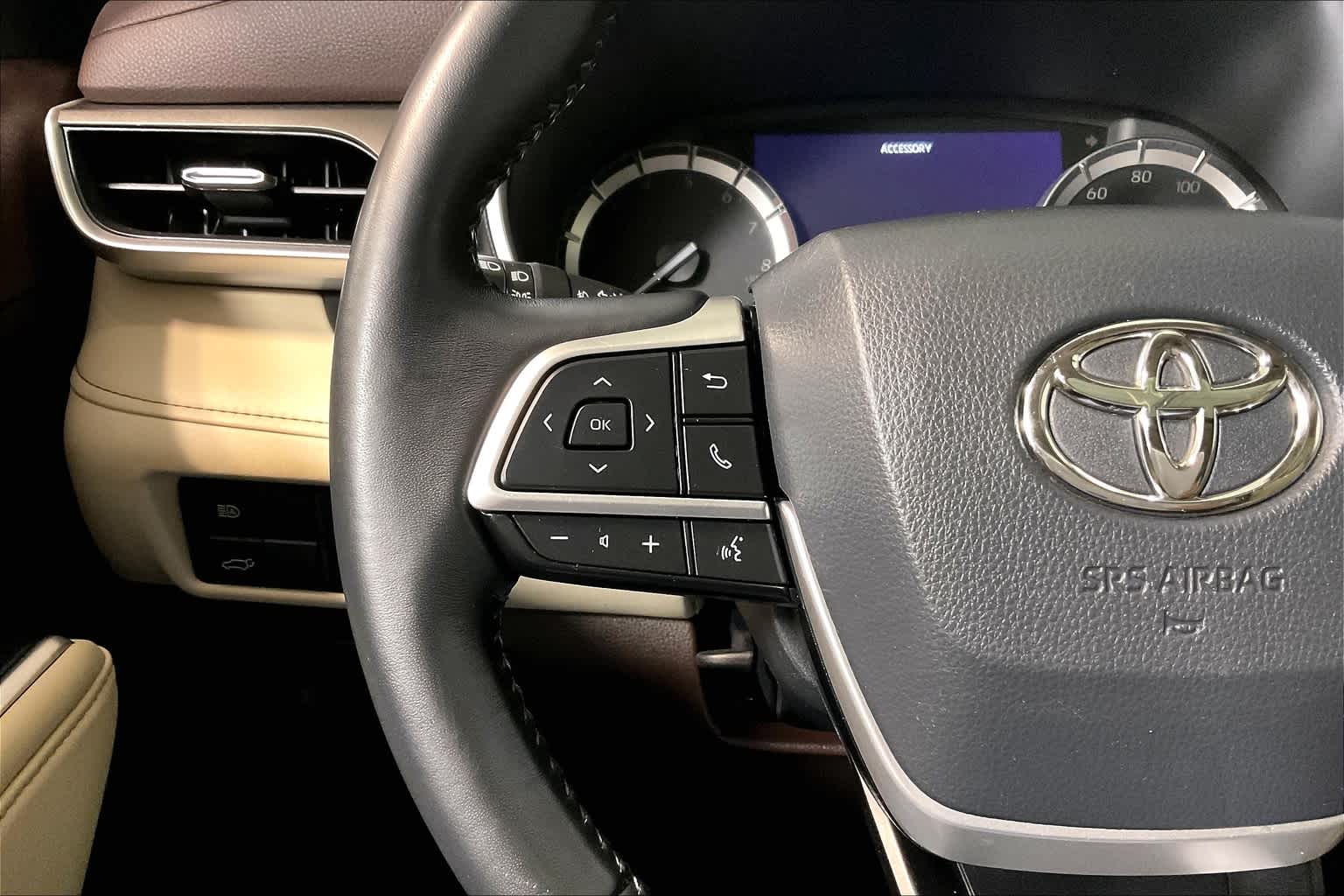 2022 Toyota Highlander XLE - Photo 23