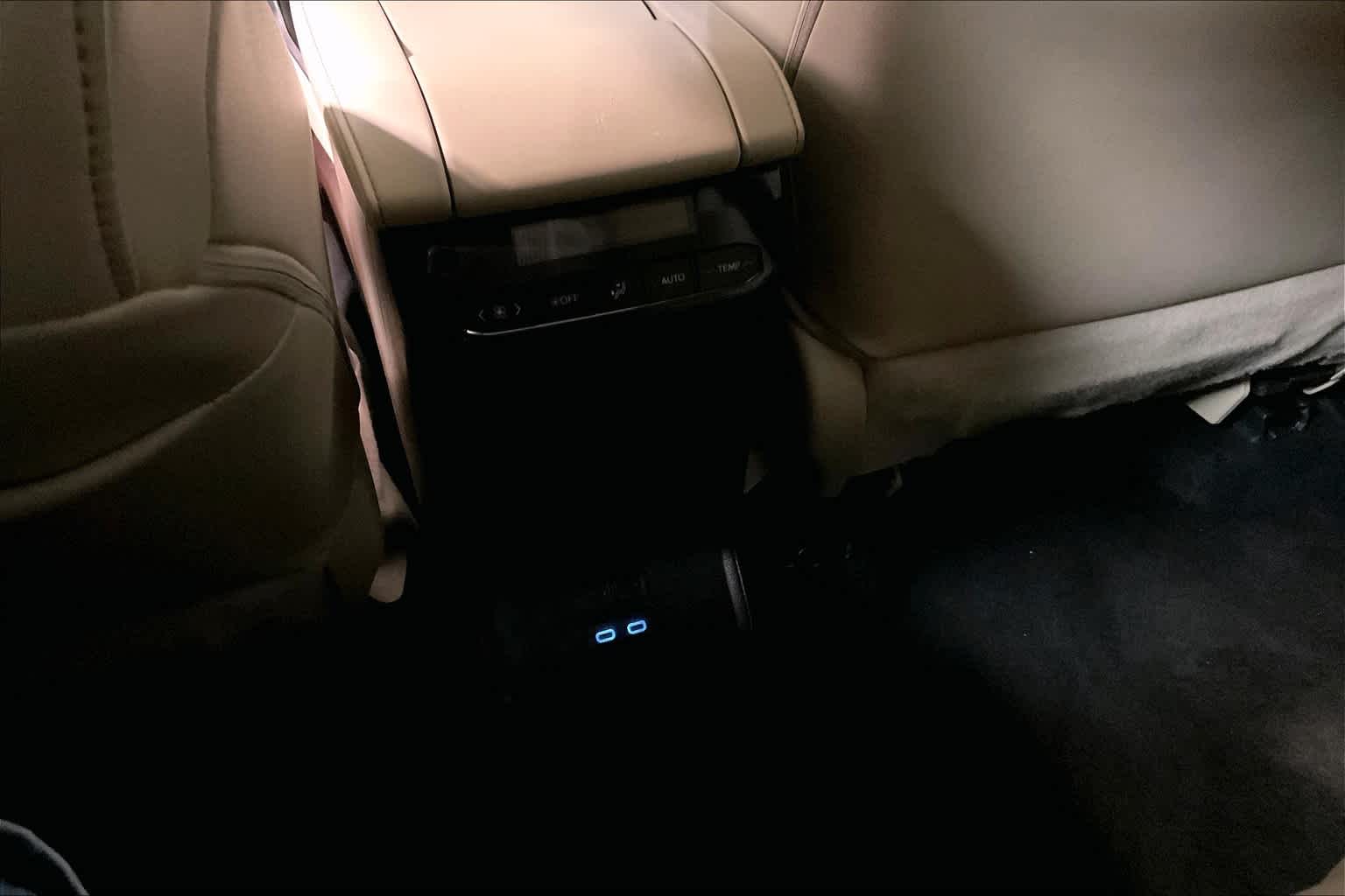 2022 Toyota Highlander XLE - Photo 28